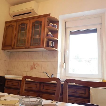 Apartment Zvone Veli Rat Bagian luar foto